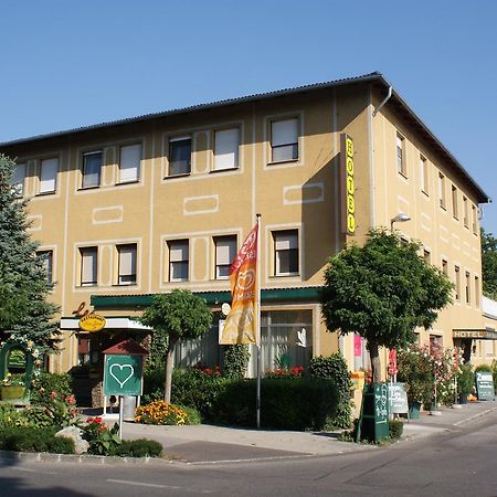 Hotel Pension Leiner Neusiedl am See Exteriör bild