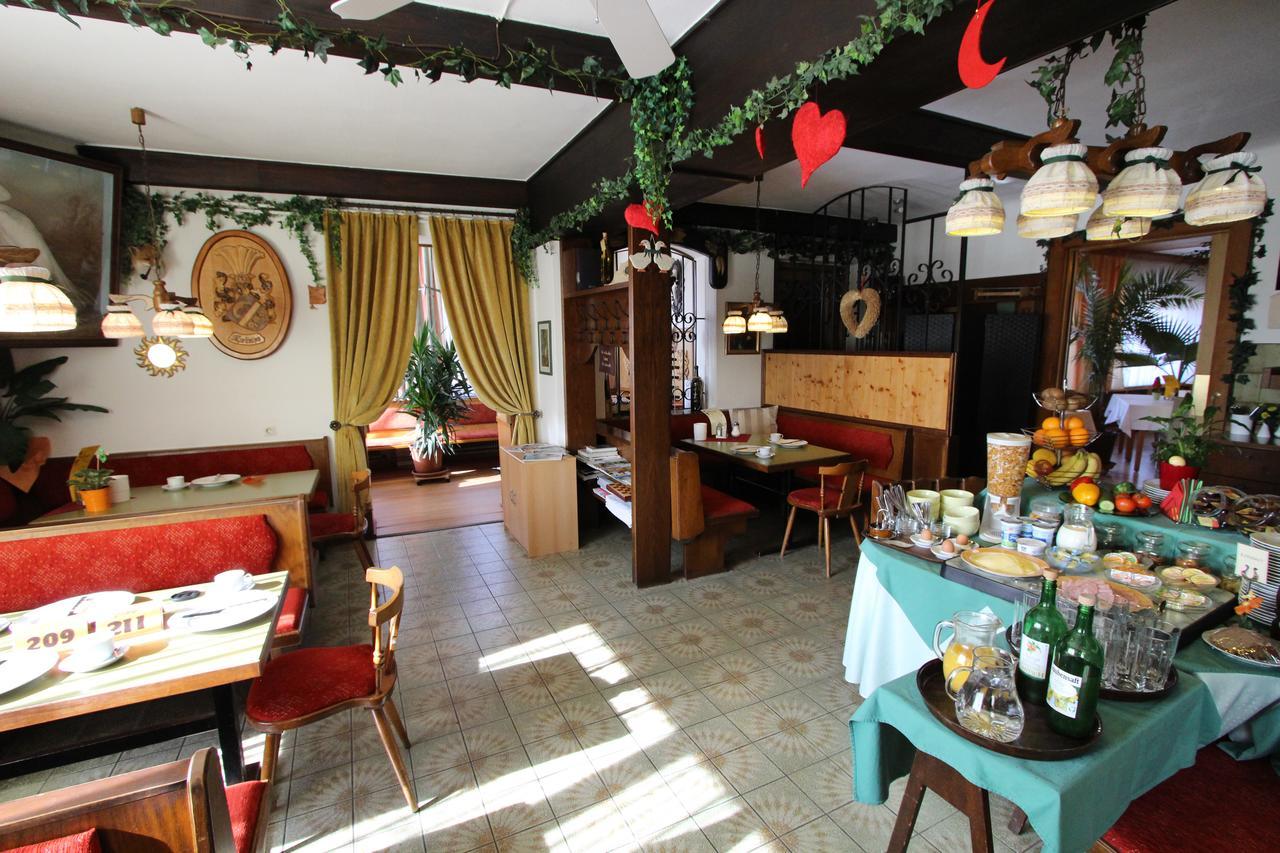 Hotel Pension Leiner Neusiedl am See Exteriör bild